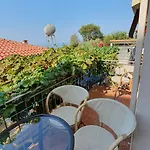 Emilios House