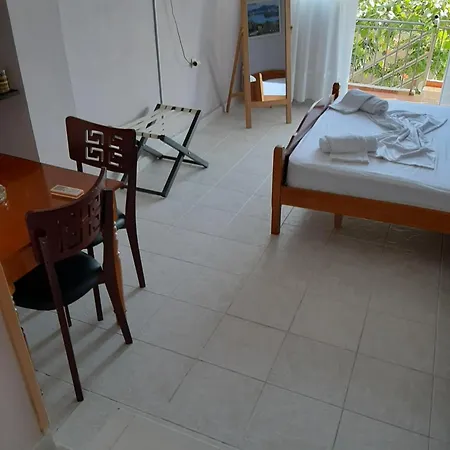 Emilios House