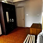 Emilios House דירה