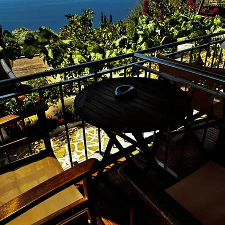 公寓 Emilios House